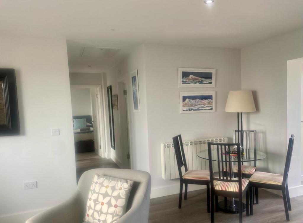 2 Bedroom Cottage Sleeps 4 With Hot-Tub, & Shared Pool Use سنن المظهر الخارجي الصورة